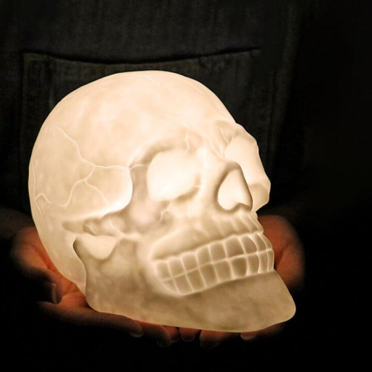Skull Night Light Color Changing LED Table Lamp USB Rechargeable Silicone Skull Lamp with Remote Control for Bedroom Halloween and Gothic Decor
