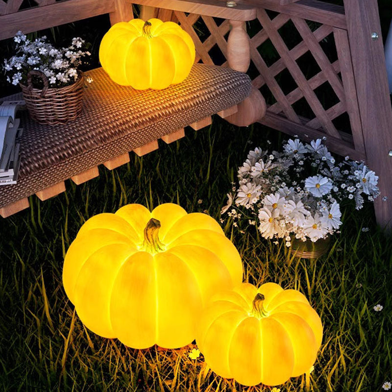 Resin Pumpkin Floor Lamp Waterproof LED Outdoor Pumpkin Light Halloween Garden Patio Decorative Lamp for Indoor and Outdoor Use