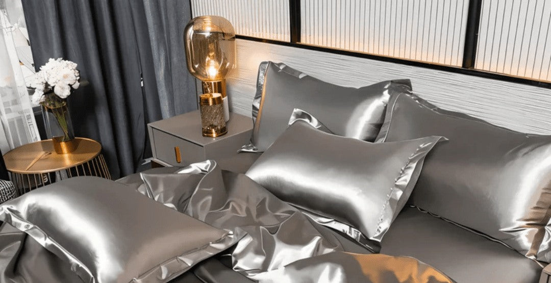 Satin Duvet Cover Set Silky Polyester Bedding Set with Flat Sheet and Pillowcases Wrinkle-Resistant Smooth Bed Linen for All Seasons