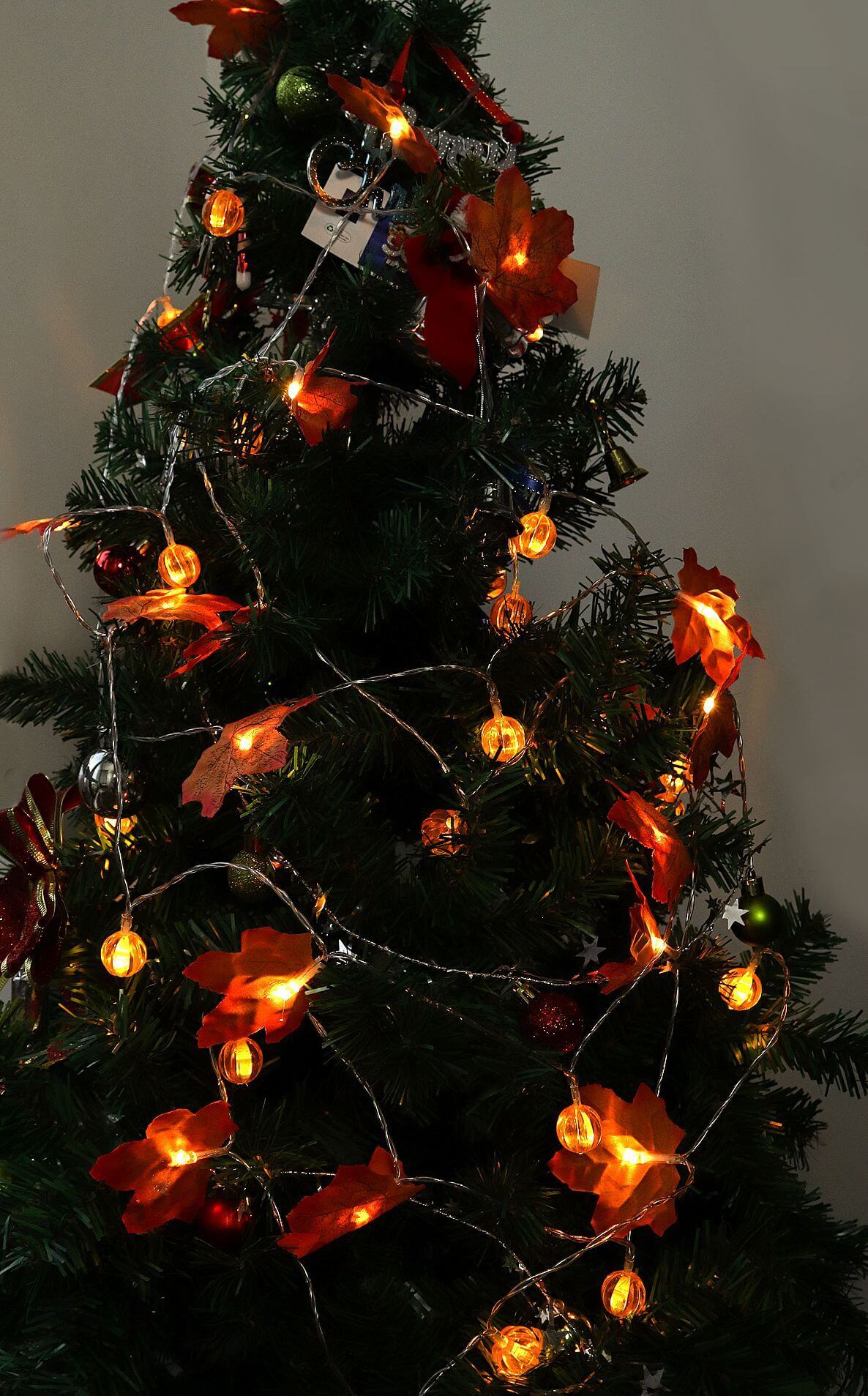 Fall Maple Leaf String Lights Battery Operated LED Autumn Leaf Garland Fairy Lights for Halloween Thanksgiving Party and Bedroom Decoration