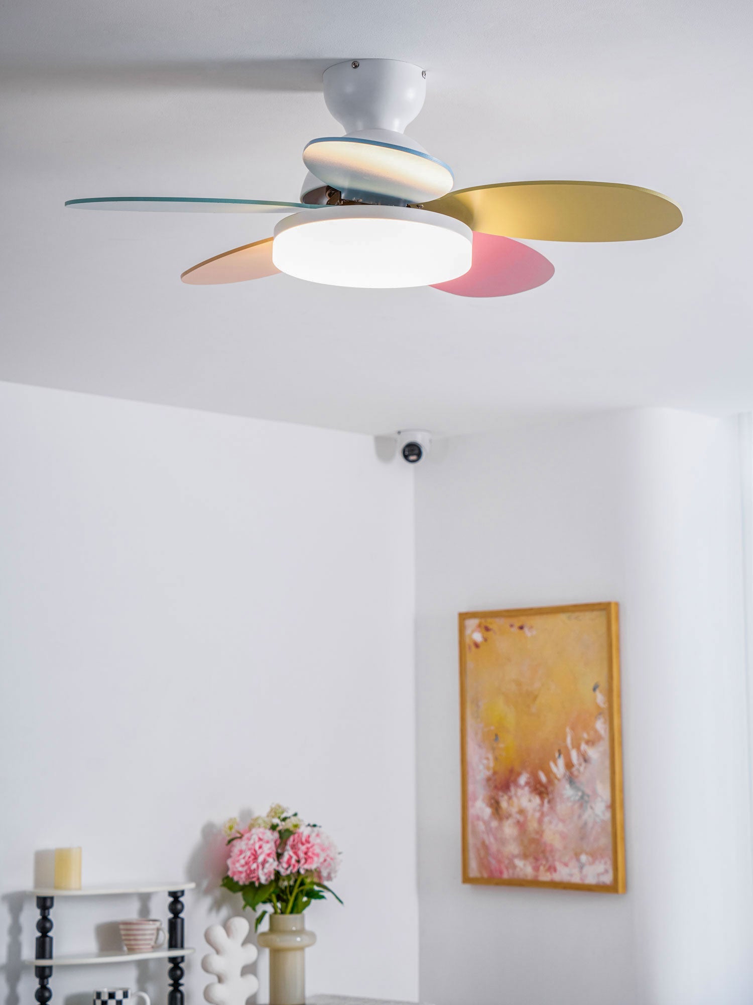 Petal Blade Ceiling Fan with Remote Control and Integrated LED Light