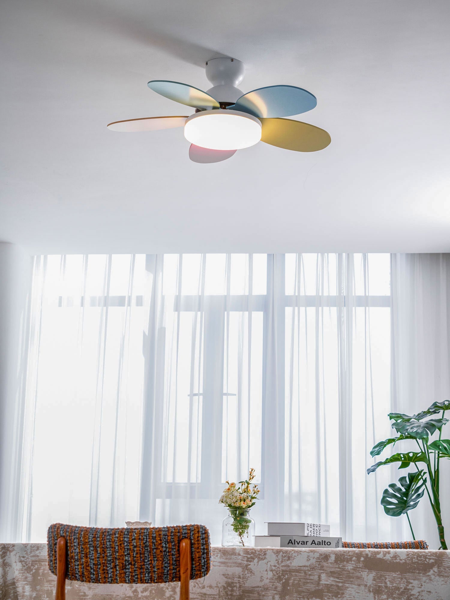 Petal Blade Ceiling Fan with Remote Control and Integrated LED Light