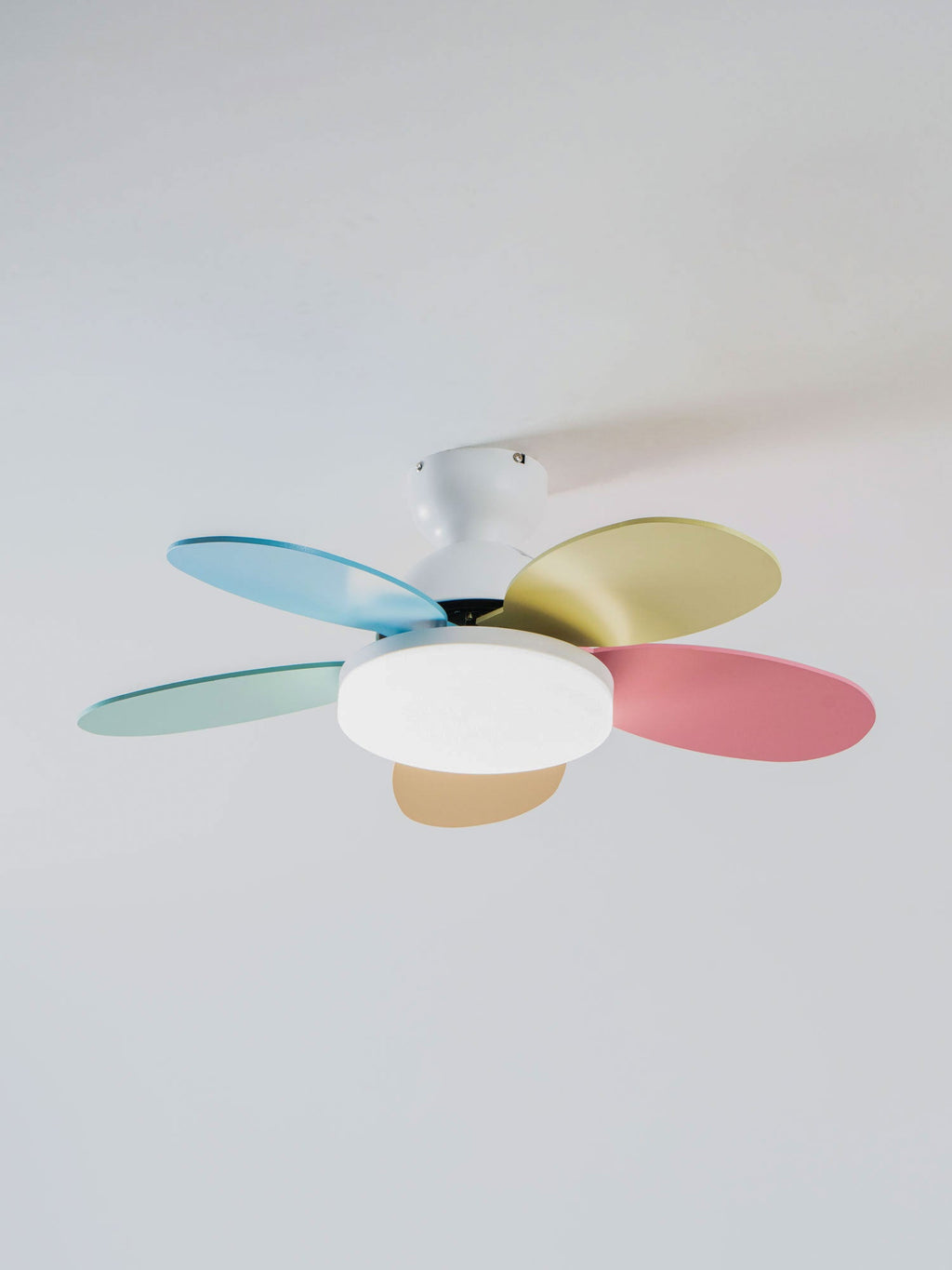 Petal Blade Ceiling Fan with Remote Control and Integrated LED Light
