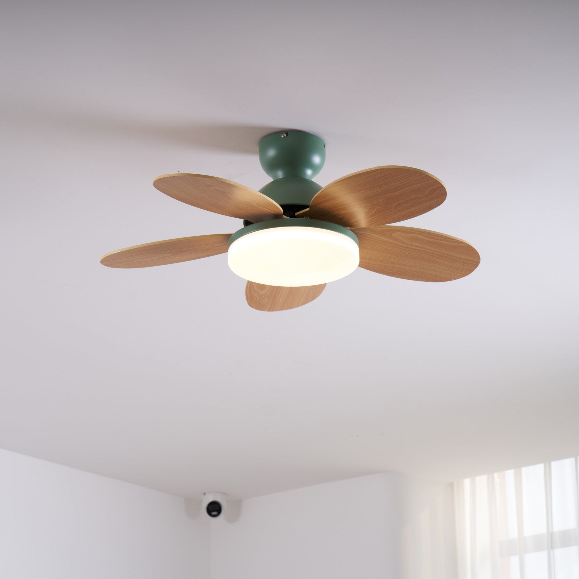 Petal Blade Ceiling Fan with Remote Control and Integrated LED Light