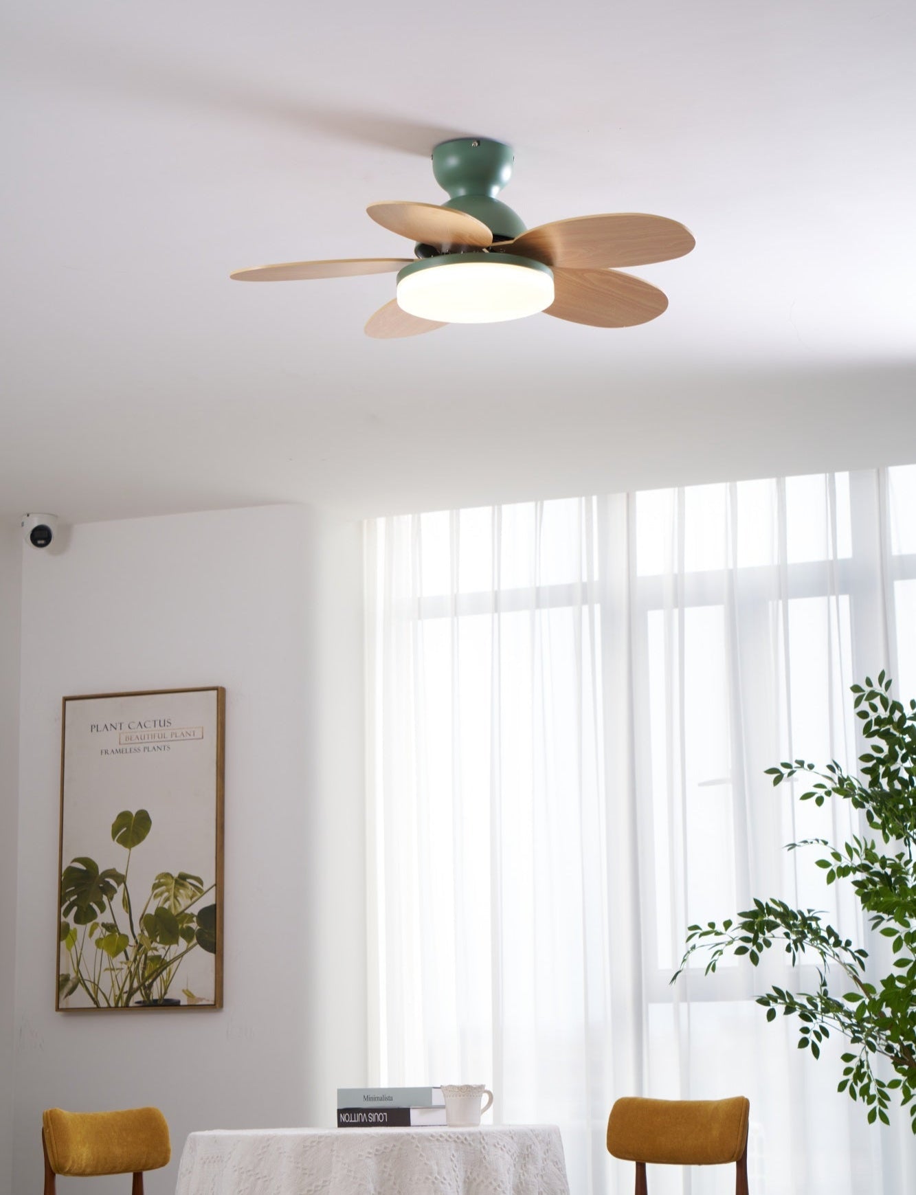 Petal Blade Ceiling Fan with Remote Control and Integrated LED Light