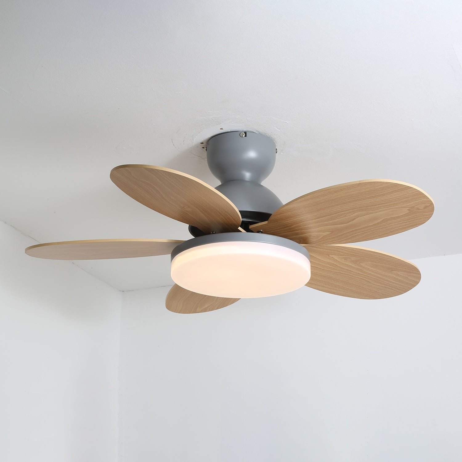 Petal Blade Ceiling Fan with Remote Control and Integrated LED Light