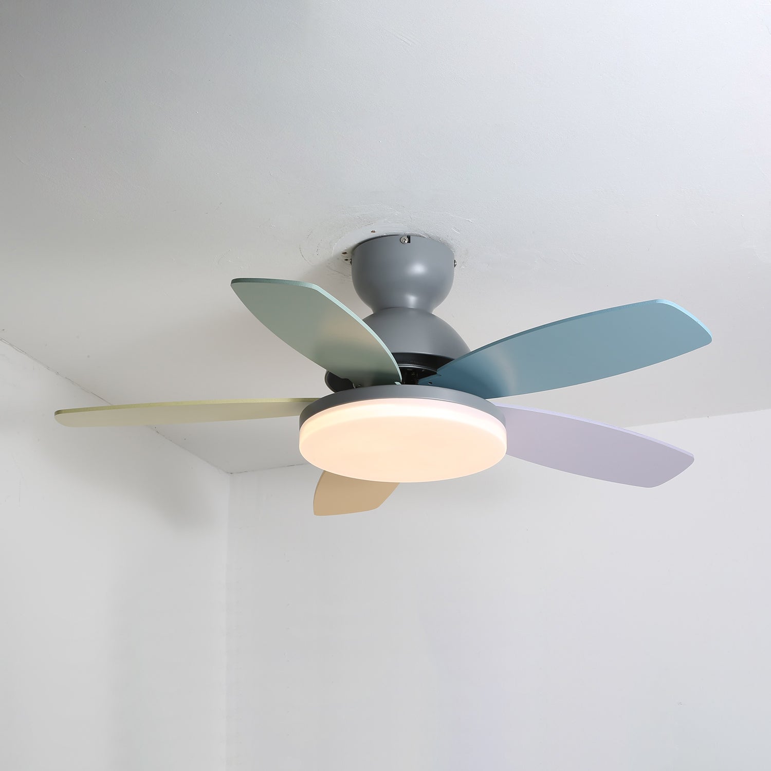 Petal Blade Ceiling Fan with Remote Control and Integrated LED Light