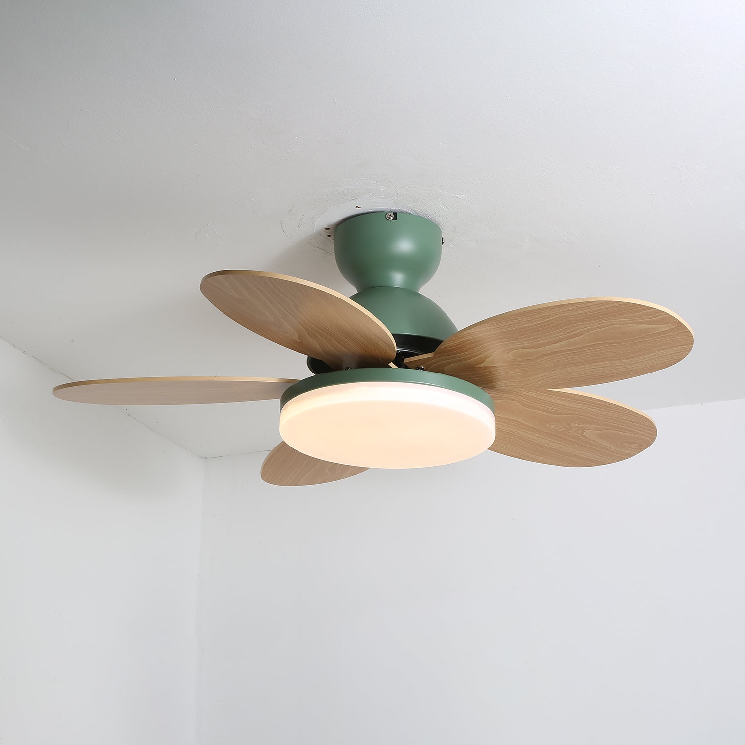 Petal Blade Ceiling Fan with Remote Control and Integrated LED Light