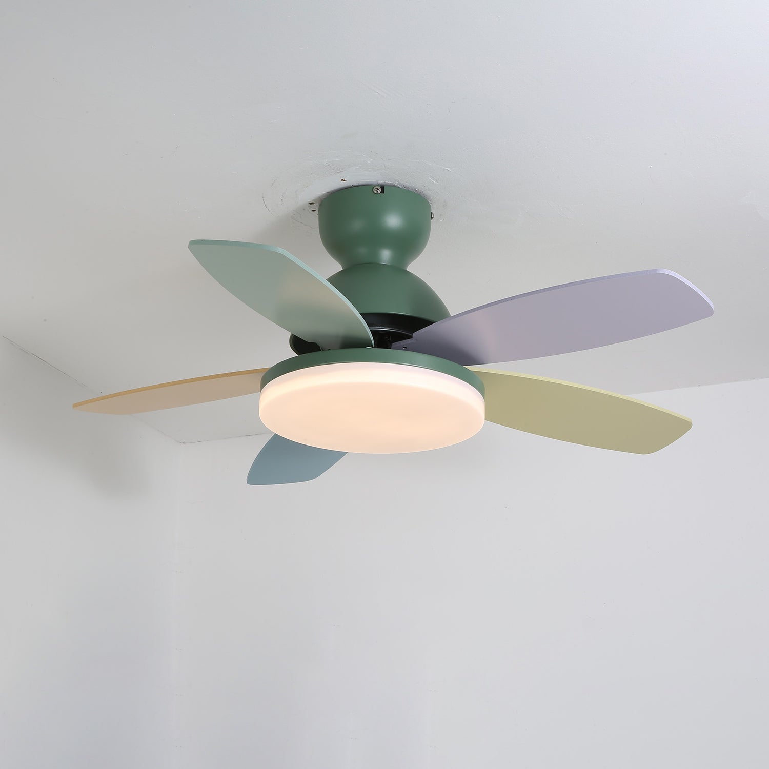 Petal Blade Ceiling Fan with Remote Control and Integrated LED Light
