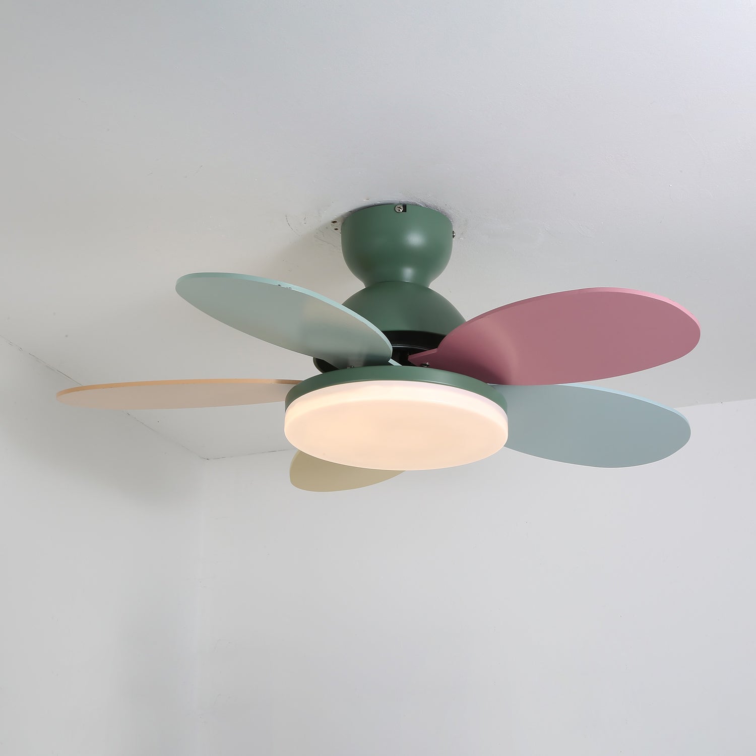 Petal Blade Ceiling Fan with Remote Control and Integrated LED Light
