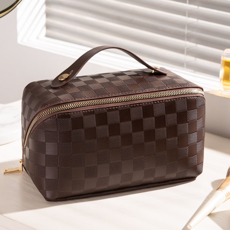 PU Leather Makeup Bag Large Capacity Checkered Cosmetic Travel Organizer with Top Handle and Multiple Compartments