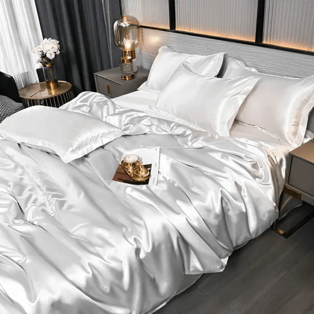 Satin Duvet Cover Set Silky Polyester Bedding Set with Flat Sheet and Pillowcases Wrinkle-Resistant Smooth Bed Linen for All Seasons