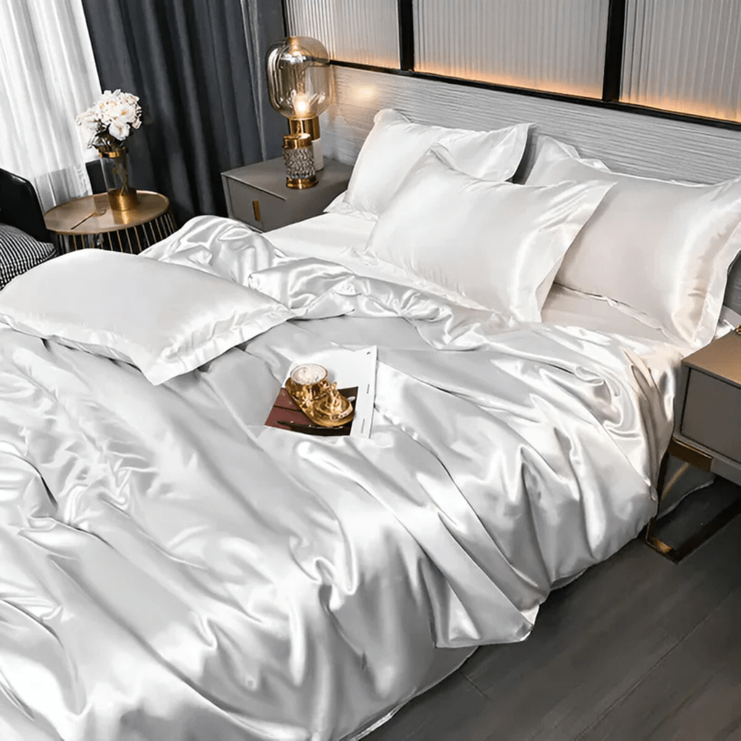 Satin Duvet Cover Set Silky Polyester Bedding Set with Flat Sheet and Pillowcases Wrinkle-Resistant Smooth Bed Linen for All Seasons