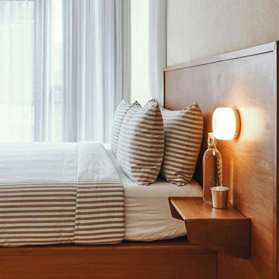 Modern Glass LED Light Wall Sconce with Concentric Ring Design