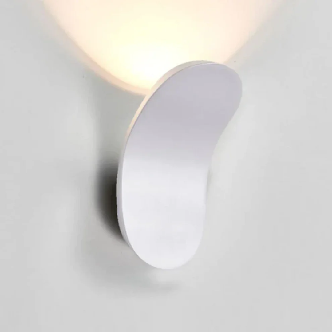 Scandinavian Metal LED Light Wall Sconce with Curved Shade