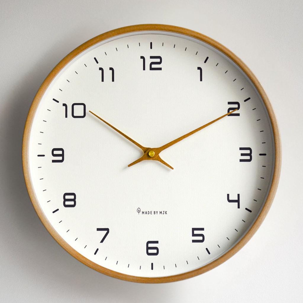 Wooden Wall Clock Silent Quartz Movement Minimalist Round Wood Frame Clock with Clear Numerals for Living Room