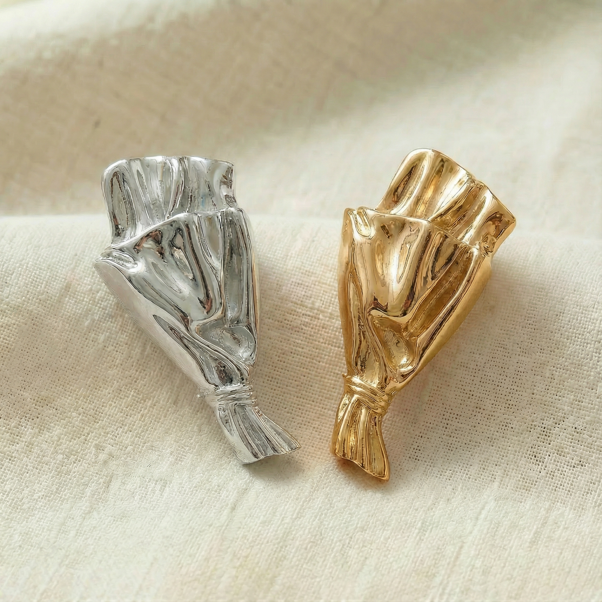 Wearable Mini Flower Vase Brooch with Polished Bouquet Design
