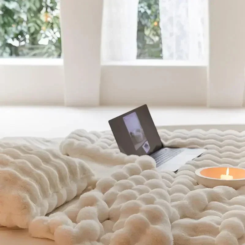 Reversible Plush Fleece Throw Blanket with Bubble Texture for Bed and Sofa